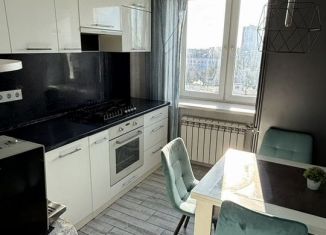 Продаю 2-ком. квартиру, 51 м2, Ростов-на-Дону, 1-я Баррикадная улица, 3