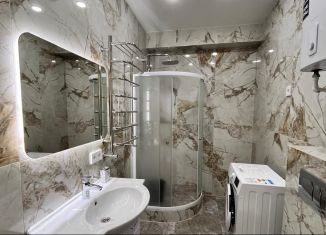 Сдается в аренду 2-комнатная квартира, 61.5 м2, Крым, улица Блюхера, 11