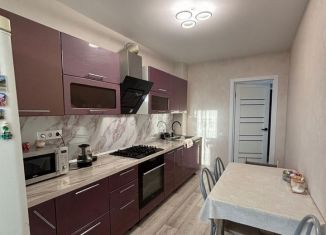 Продается 1-ком. квартира, 38 м2, Саратов, улица имени Б.Н. Ерёмина, 1