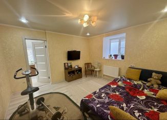 Продам двухкомнатную квартиру, 54 м2, Ставрополь, улица Серова, 425