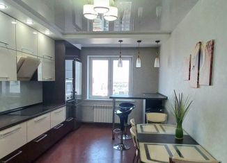 Сдаю в аренду двухкомнатную квартиру, 65.3 м2, Курган, 4-й микрорайон, 31