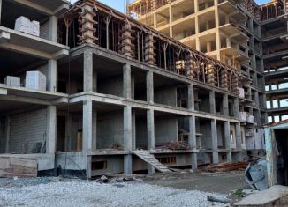 Продаю 1-ком. квартиру, 37 м2, Махачкала, проспект Насрутдинова, 152