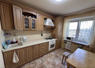 Сдача в аренду 2-ком. квартиры, 56.7 м2, Кириши, Волховская набережная, 18