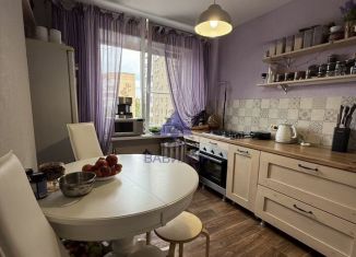 Продаю 3-ком. квартиру, 63 м2, Волгодонск, улица Карла Маркса, 30