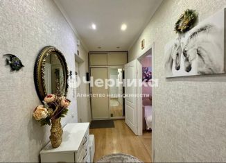 Продается 2-комнатная квартира, 50 м2, Каменск-Шахтинский, микрорайон 60 лет Октября, 10