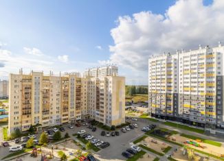 Продам 2-комнатную квартиру, 56.6 м2, Челябинск, улица Александра Шмакова, 33