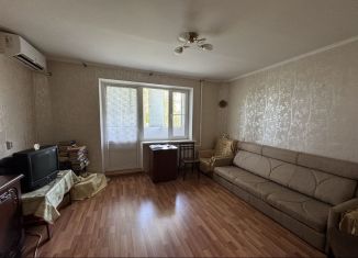 Продаю 2-комнатную квартиру, 54 м2, Армавир, улица Советской Армии, 222/3