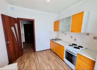 Сдам в аренду 1-ком. квартиру, 34 м2, Новосибирск, Лазурная улица, 2, молодёжный ЖК Восточный