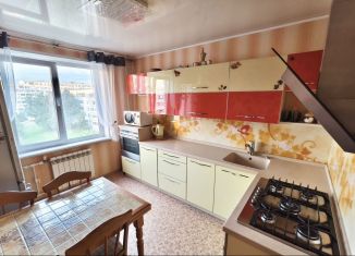 Продаю 4-комнатную квартиру, 86.9 м2, Набережные Челны, улица Шамиля Усманова, 118