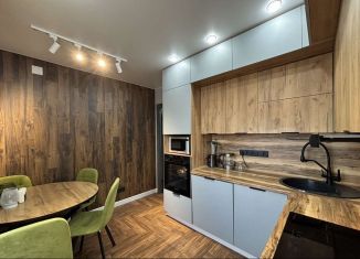 Продается 2-комнатная квартира, 50.1 м2, Киров, улица Энтузиастов, 60/4