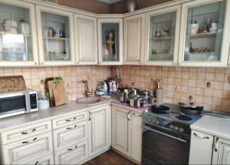 Продается трехкомнатная квартира, 78 м2, Новокузнецк, улица Батюшкова, 26