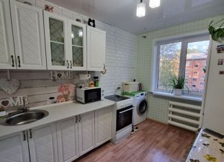 Продаю 1-ком. квартиру, 30.9 м2, Шелехов, 1-й микрорайон, 33