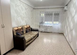 Сдается в аренду 2-комнатная квартира, 45 м2, Новочеркасск, улица Островского, 6