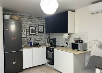 Однокомнатная квартира на продажу, 40 м2, Тюмень, Ставропольская улица, 160