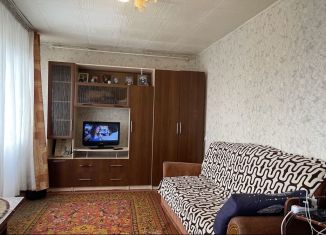 Продаю 1-ком. квартиру, 31.9 м2, Челябинск, улица Героев Танкограда, 40