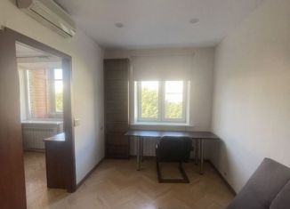 Сдается 2-комнатная квартира, 47 м2, Москва, Варшавское шоссе, 18к1, метро Крымская