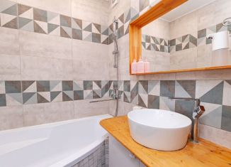 Продаю 2-комнатную квартиру, 62 м2, Тверь, Оснабрюкская улица, 8к1