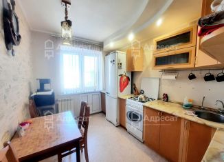 Продам трехкомнатную квартиру, 61 м2, Волгоград, Закавказская улица, 6