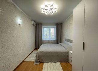 Сдается в аренду 2-комнатная квартира, 80 м2, Липецк, Интернациональная улица, 41