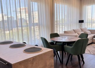 Сдам двухкомнатную квартиру, 55 м2, Москва, улица Мустая Карима, 12, метро ЗИЛ