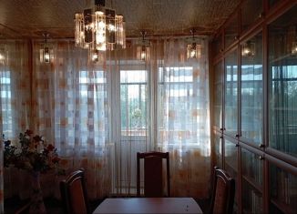 Продаю 2-ком. квартиру, 44.5 м2, Курган, улица Дзержинского, 44