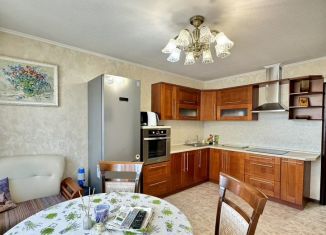 2-комнатная квартира в аренду, 70 м2, Краснодар, улица Атарбекова, 5/1