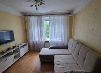 Продается 1-комнатная квартира, 30.5 м2, Санкт-Петербург, проспект Большевиков, 17, метро Елизаровская