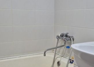 Продается трехкомнатная квартира, 66.2 м2, Чебоксары, улица Эльгера, 16