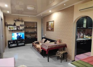 Продается трехкомнатная квартира, 46 м2, Краснодарский край, Кавказская улица, 10