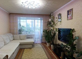 Продаю трехкомнатную квартиру, 59.9 м2, Тобольск, Октябрьская улица, 61