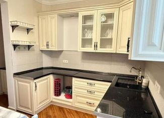 Сдам однокомнатную квартиру, 40 м2, Махачкала, улица Кадиева, 21А