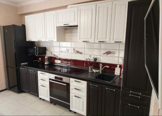 Сдается в аренду однокомнатная квартира, 44 м2, Липецк, улица Хренникова, 3