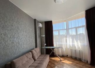 Сдача в аренду двухкомнатной квартиры, 70 м2, Крым, улица Набережная имени 60-летия СССР, 50к1