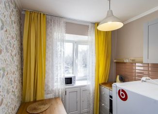 Сдается в аренду 1-ком. квартира, 30 м2, Тюмень, Холодильная улица, 49