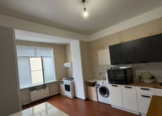 Продаю 1-комнатную квартиру, 52 м2, Махачкала, проспект Насрутдинова, 30Д