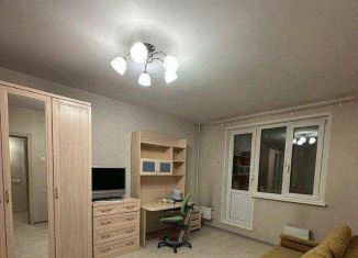 Сдам в аренду однокомнатную квартиру, 38 м2, Москва, Осенний бульвар, 18к2