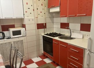 2-ком. квартира в аренду, 47 м2, посёлок городского типа Партенит, Солнечная улица