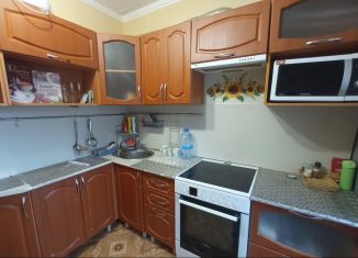 Сдаю двухкомнатную квартиру, 52 м2, Тобольск, микрорайон 7А, 9