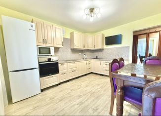 Аренда 2-ком. квартиры, 60 м2, Тюмень, Газопромысловая улица, 3