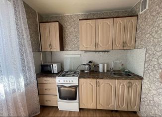 Сдается 1-ком. квартира, 34 м2, Псков, улица Кузбасской Дивизии, 30