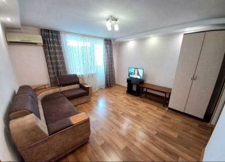 Сдаю в аренду однокомнатную квартиру, 31 м2, Крым, улица Дёмышева, 108