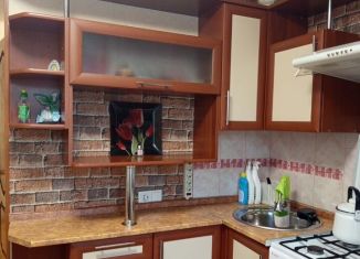 Сдам в аренду однокомнатную квартиру, 30 м2, Череповец, улица Бардина, 1