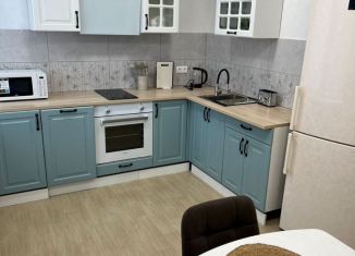 Сдаю 2-комнатную квартиру, 51 м2, Крым, проспект Александра Суворова, 107