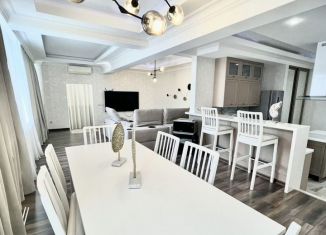 Сдается трехкомнатная квартира, 112 м2, Сочи, Курортный проспект, 95/53, микрорайон Приморье