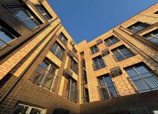 Продаю двухкомнатную квартиру, 57.7 м2, Екатеринбург, улица Амундсена, 165, Ленинский район