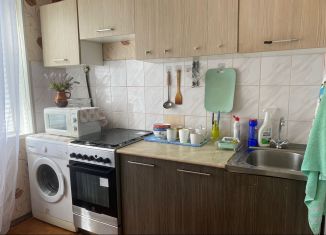 Сдается в аренду 2-комнатная квартира, 54 м2, Кингисепп, Большая Советская улица, 40