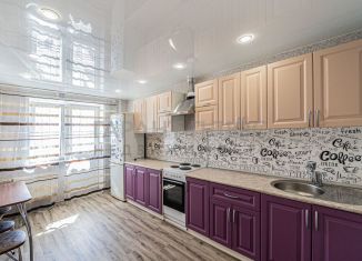 Сдается однокомнатная квартира, 46 м2, Липецк, улица И.В. Свиридова, 14