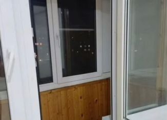 Сдается в аренду однокомнатная квартира, 33 м2, Челябинская область, улица Труда, 11/2