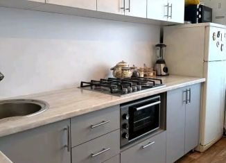 Аренда 2-комнатной квартиры, 60 м2, посёлок городского типа Яблоновский, Солнечная улица, 55к22