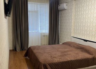 Сдается однокомнатная квартира, 55 м2, Махачкала, улица Джамалутдина Атаева, 22к1